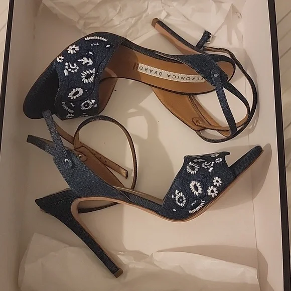 Veronica Beard chambray Denim White Floral Embroidered Sandals Heels Strappy - Picture 3 of 9